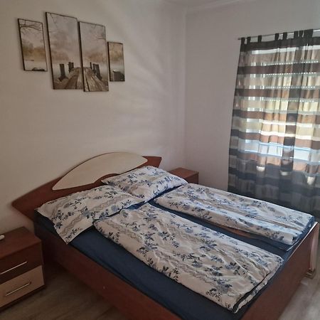 Rajmund Vendeghaz Villa Balatonkeresztur Bilik gambar